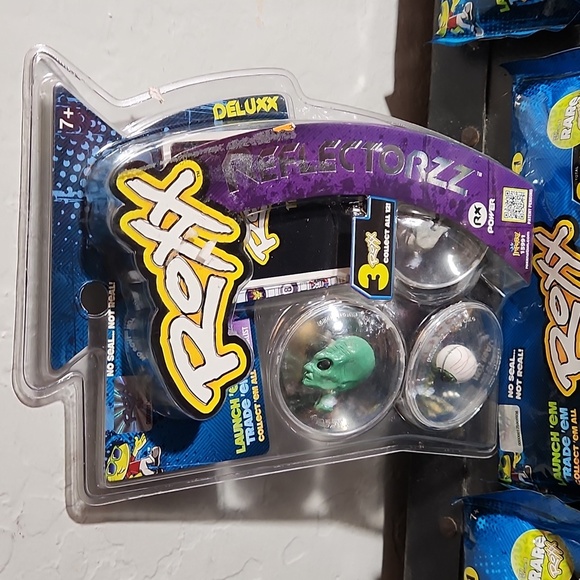 1 Pack Roxx Reflectorzz 12 3 Pk Mystery Stealth Power Paxx Series 1 Pack sealed - Picture 2 of 4